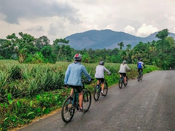 Western Ghats cycling pic